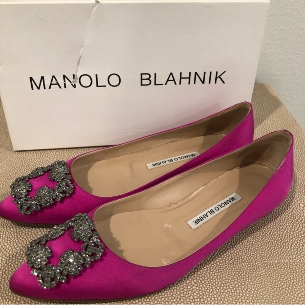 Manolo Blahnik hangisi flats